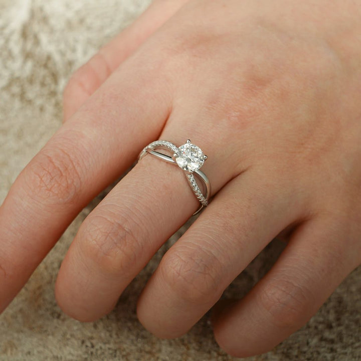 Moissanite 2.80 CT Round Cut Diamond  Mid-Century Wedding Ring