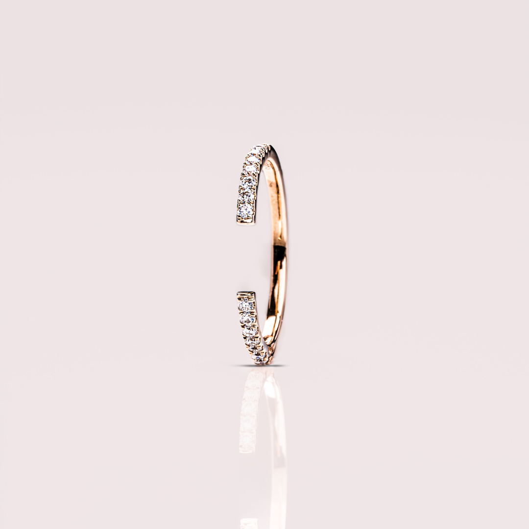 Moissanite 0.32 CT Round Cut Diamond Art Nouveau Wedding Band