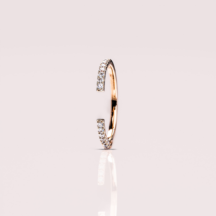 Moissanite 0.32 CT Round Cut Diamond Art Nouveau Wedding Band