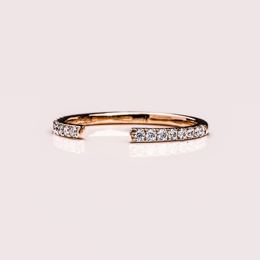 Moissanite 0.32 CT Round Cut Diamond Art Nouveau Wedding Band