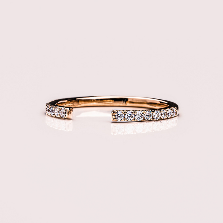 Moissanite 0.32 CT Round Cut Diamond Art Nouveau Wedding Band