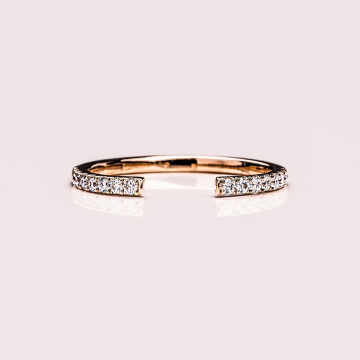 Moissanite 0.32 CT Round Cut Diamond Art Nouveau Wedding Band
