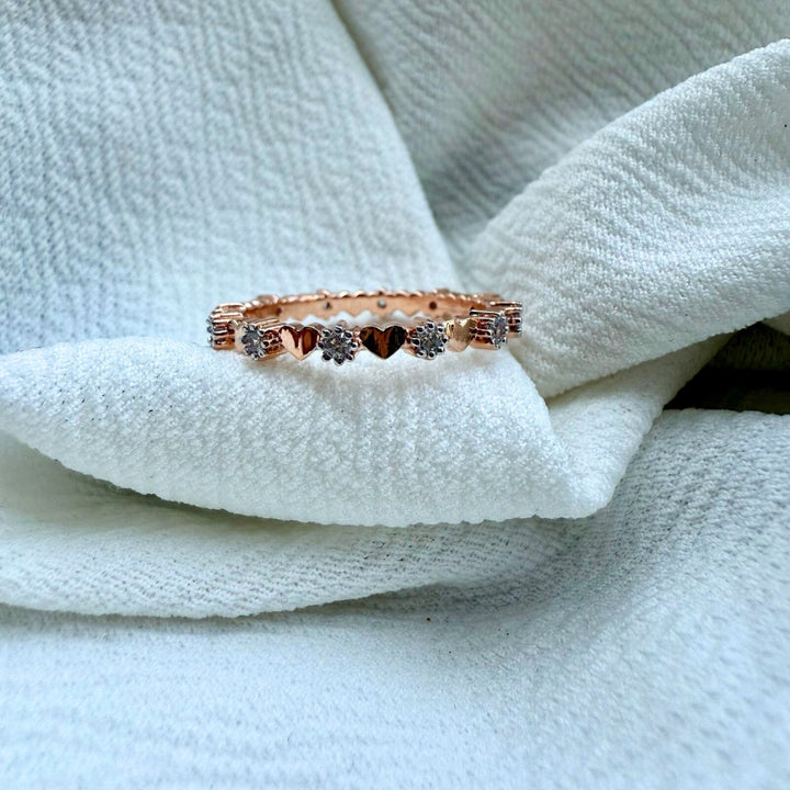 Minimalist Round Moissanite Diamond Wedding Band with Heart Design