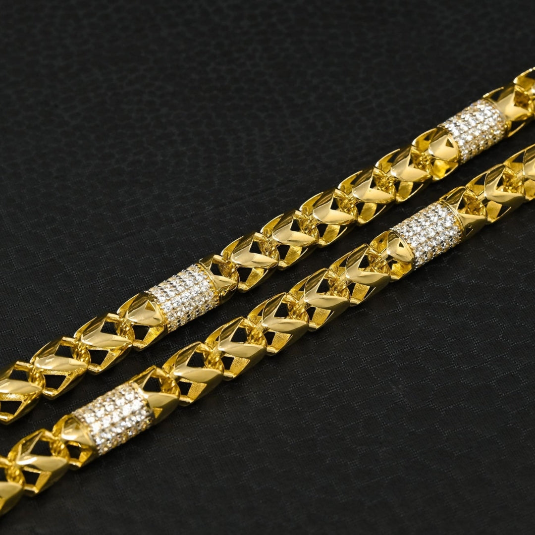 Appealing 18KT Yellow Gold Art Deco Necklace