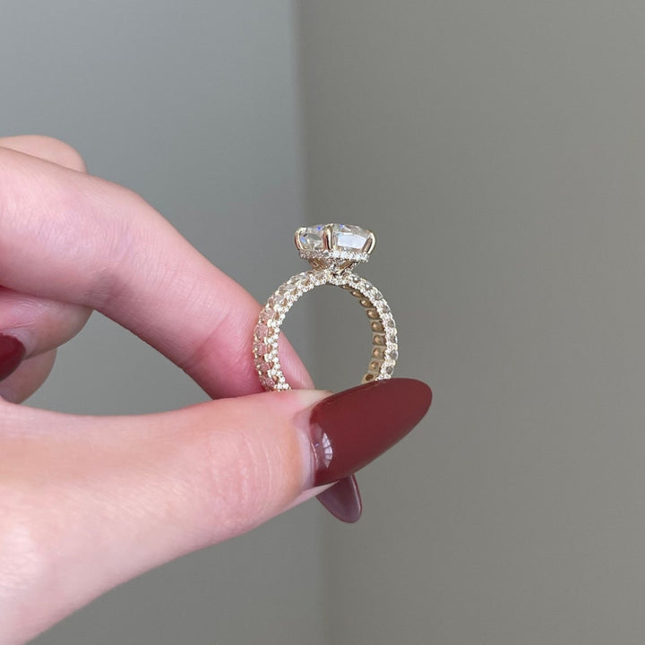 Cushion engagement ring