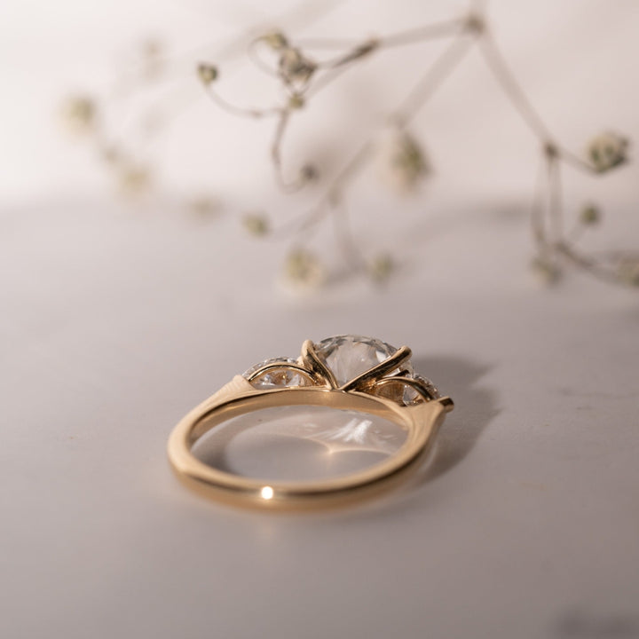 oval yellow gold diamond ring