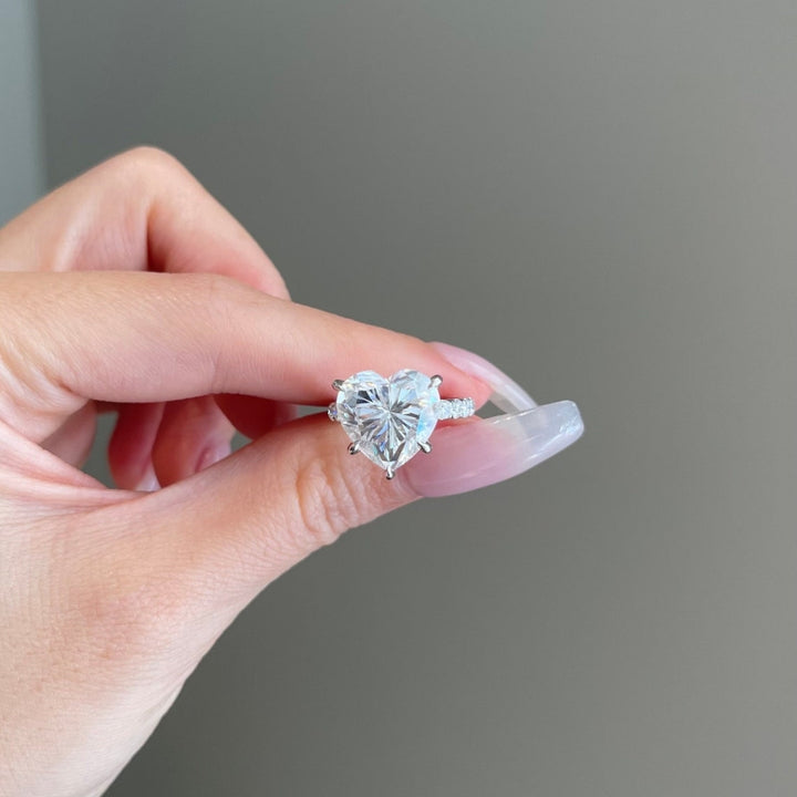 Halo diamond ring