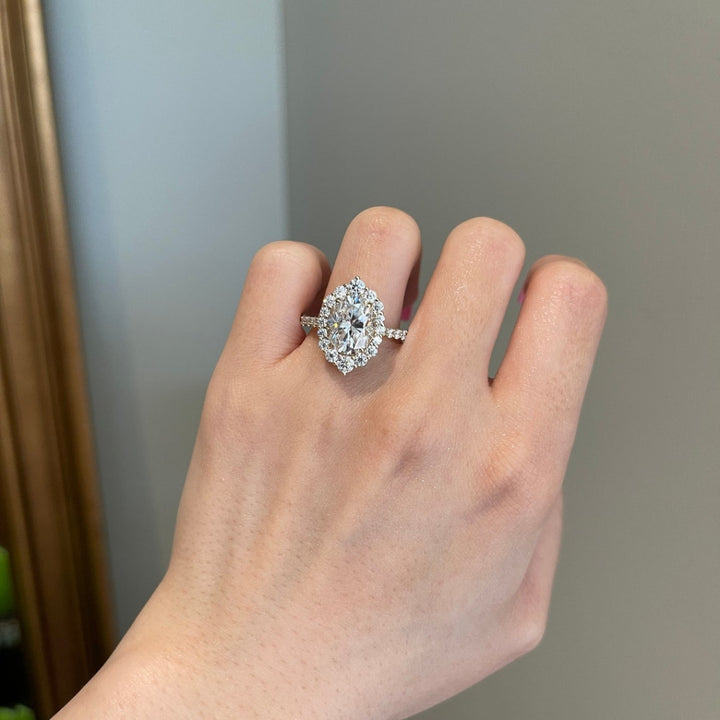 Oval moissanite daimond  ring