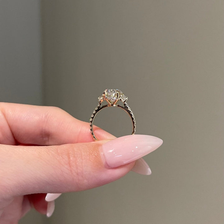 Oval diamond ring yellow gold