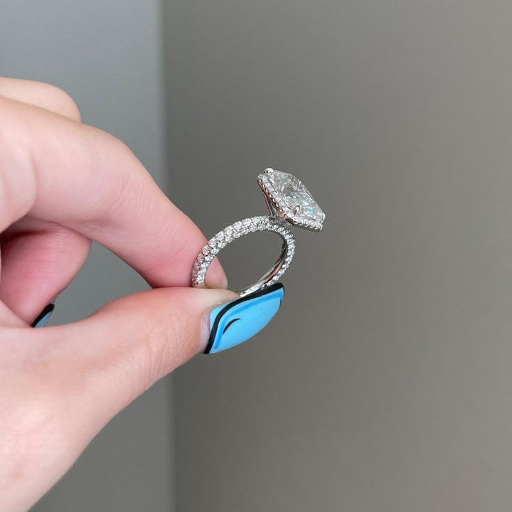 Radiant cut diamond wedding ring