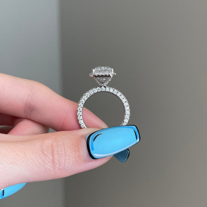 Radiant cut diamond ring setting