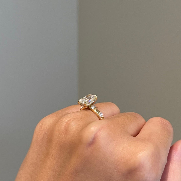 Yellow gold radiant diamond ring