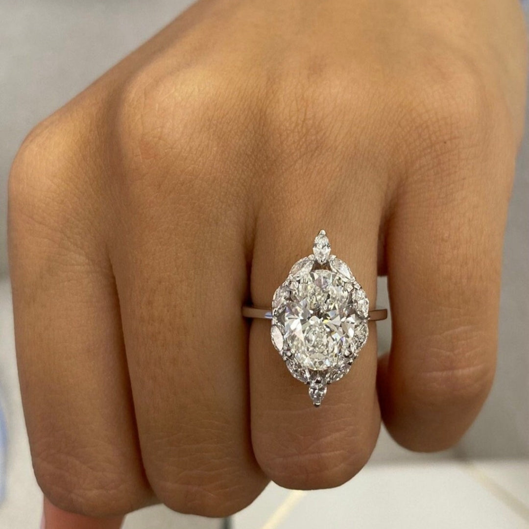 Oval diamond ring
