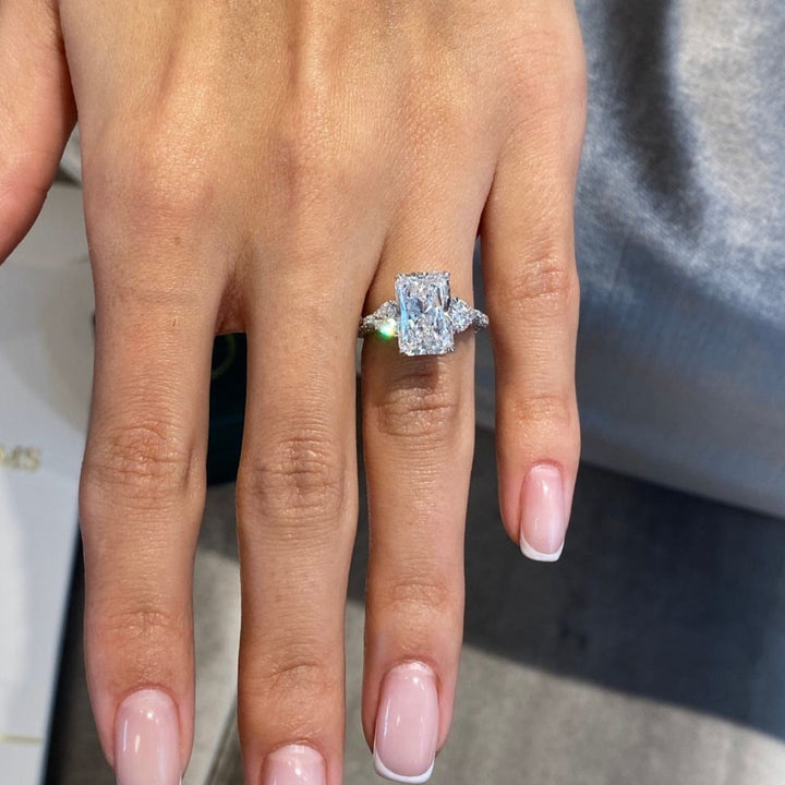 radiant hidden halo ring