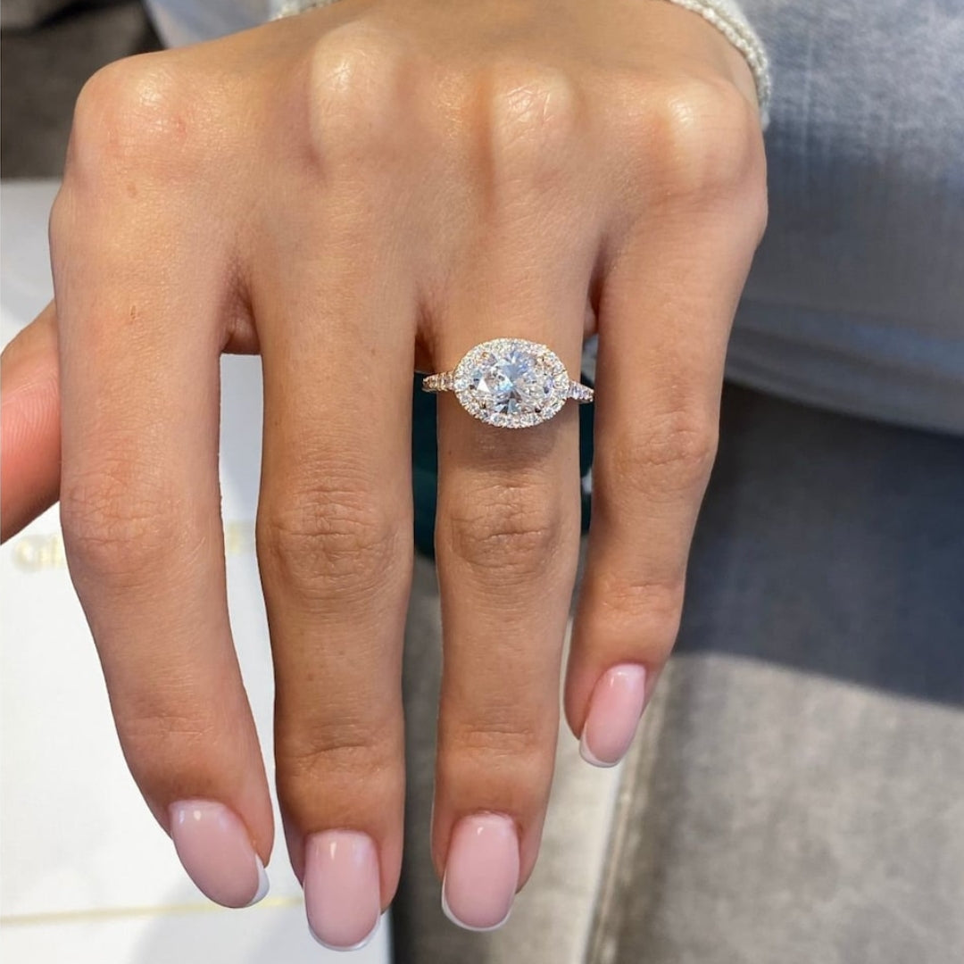 Oval diamond ring