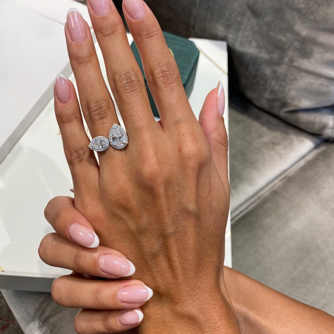 Pear shaped diamond  white gold ring