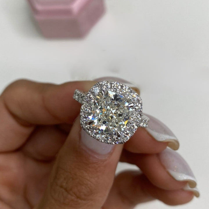 Cushion halo ring white gold