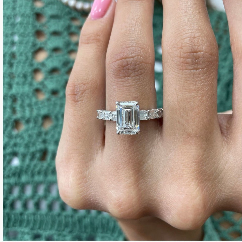 Emerald diamond  ring