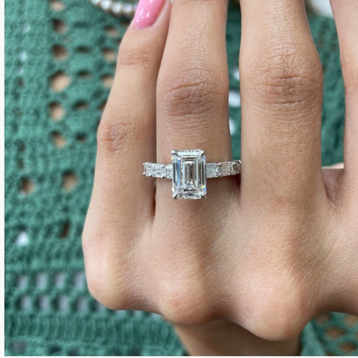 Emerald diamond  ring