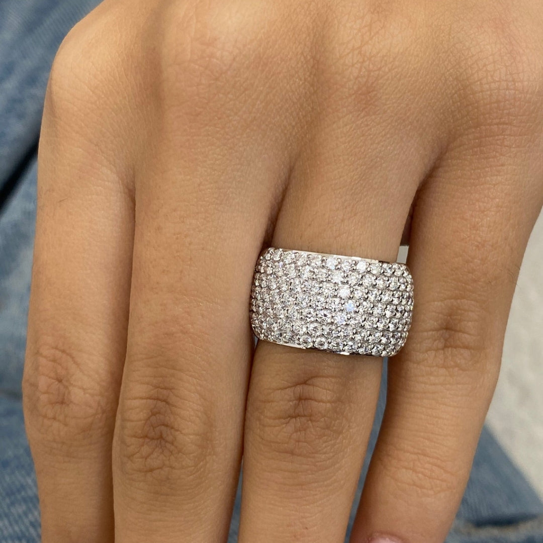 Natural white diamond ring