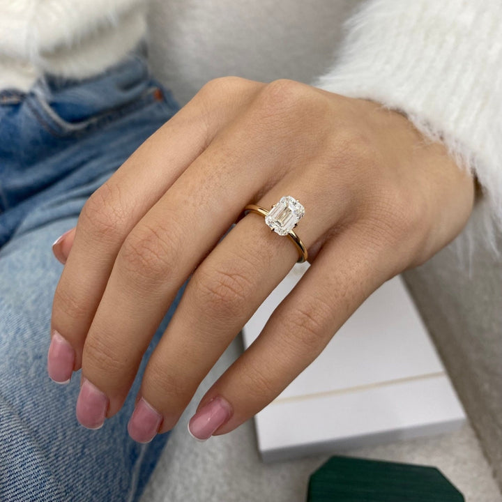 Emarald diamond ring