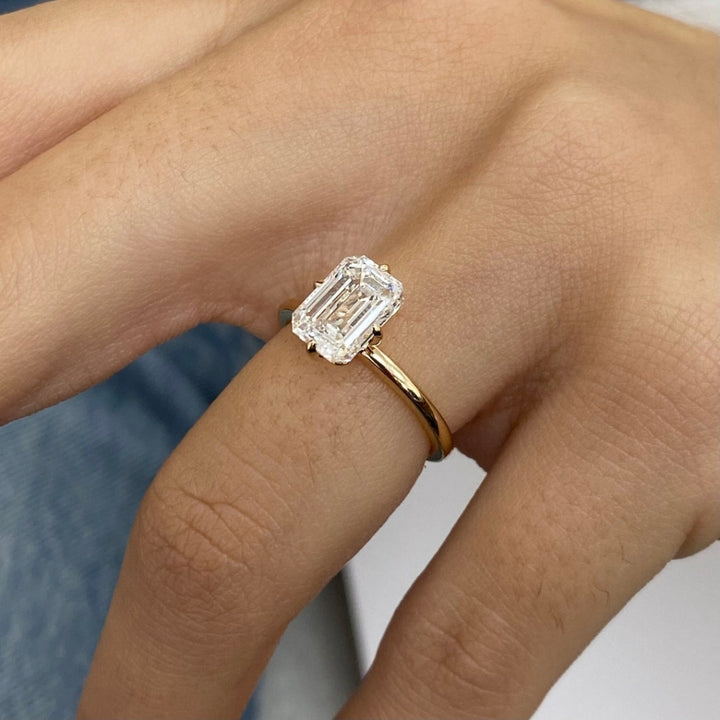 Yellow gold diamond ring
