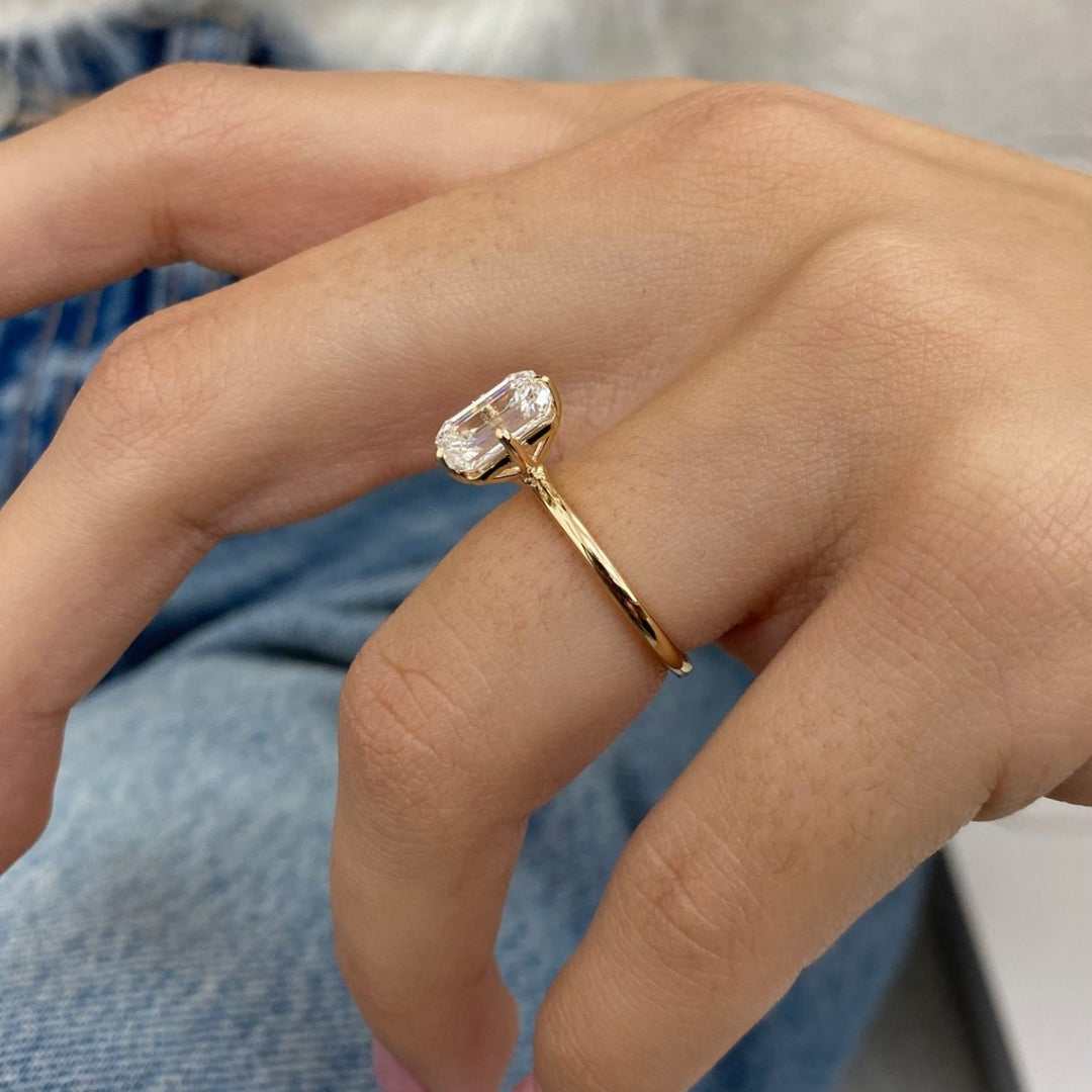 White Diamond yellow gold ring
