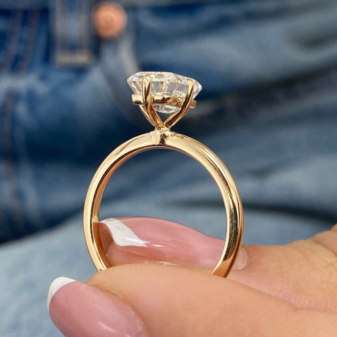 Solitaire diamond ring