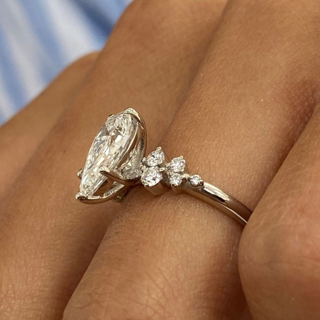 Pear cut engagement ring