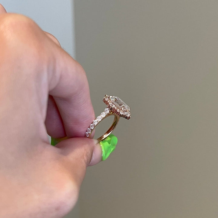 Rose gold emerald diamond ring