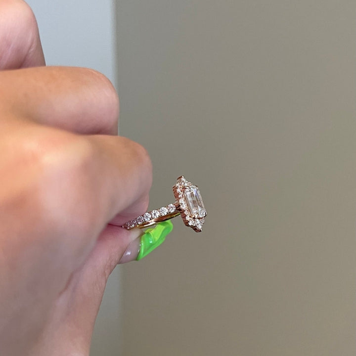 Emerald moissanite diamond ring