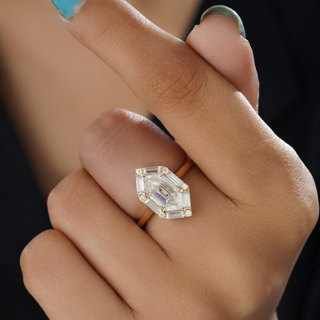Yellow gold diamond ring