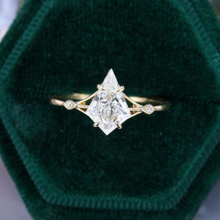 Kite diamond ring