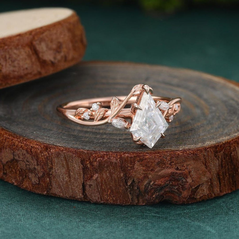 Kite cut diamond  ring