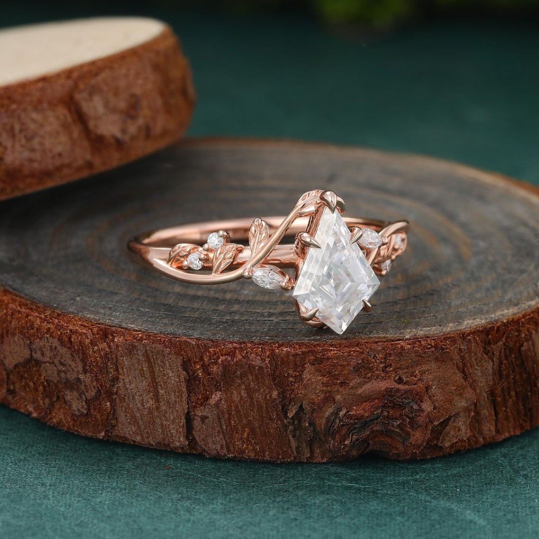 Kite cut diamond  ring