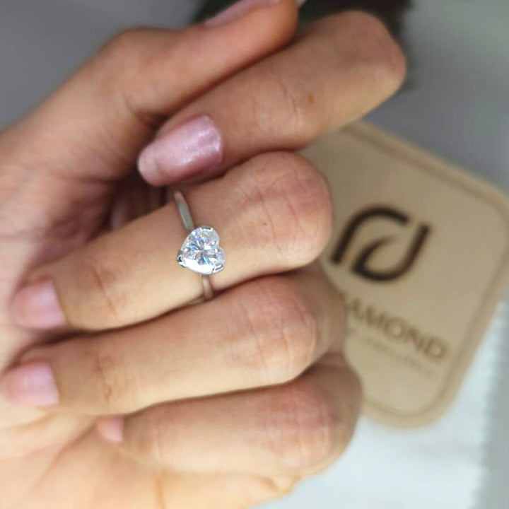 Heart solitaire diamond ring