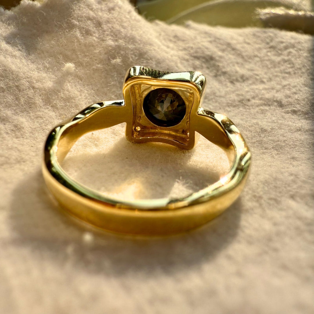 Simple diamond ring