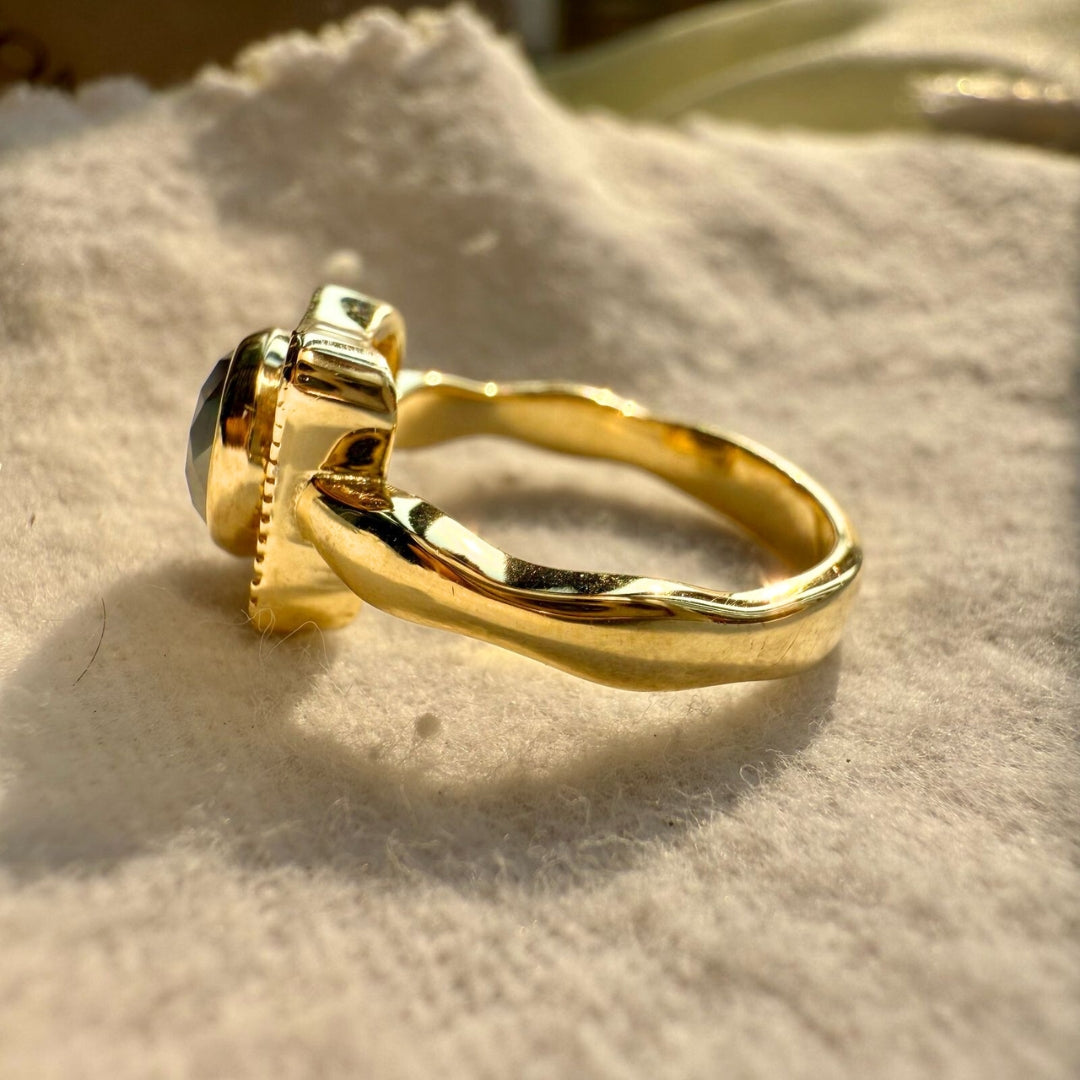 Round diamond ring