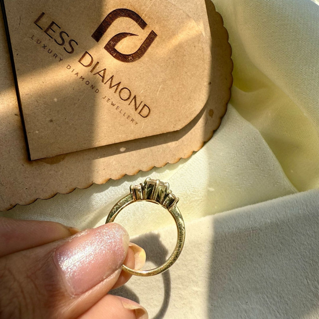 Round gold diamond ring