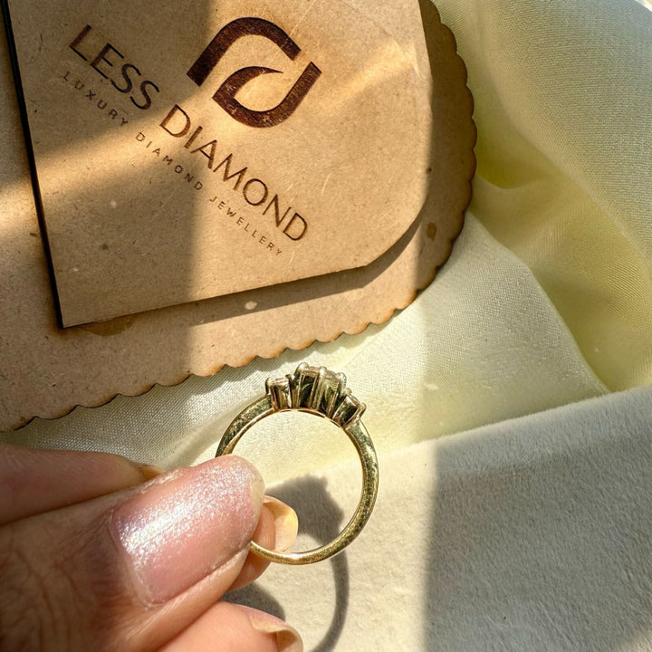 Round gold diamond ring