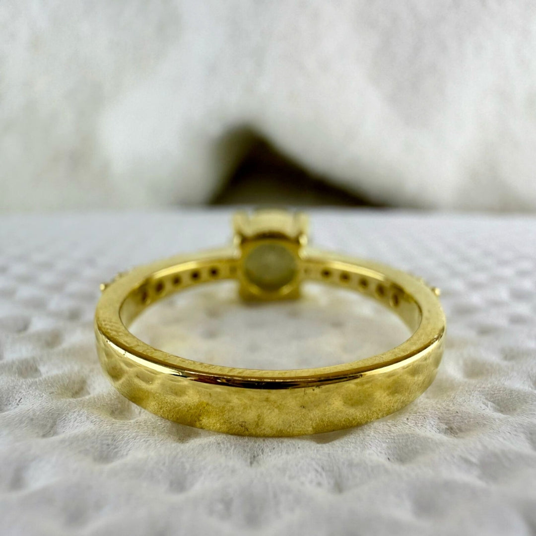 Yellow gold diamond ring