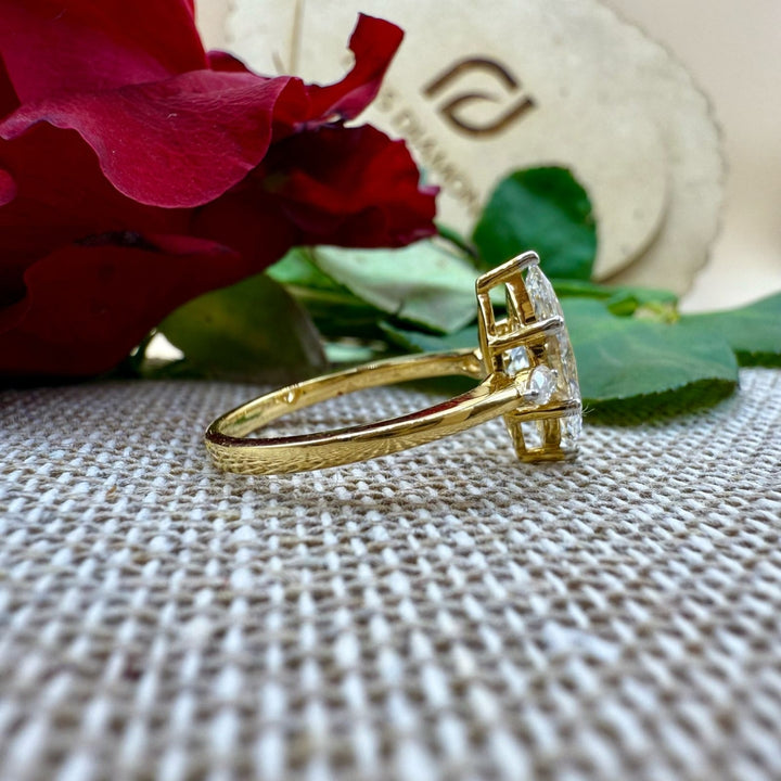 Elegant marquise diamond ring