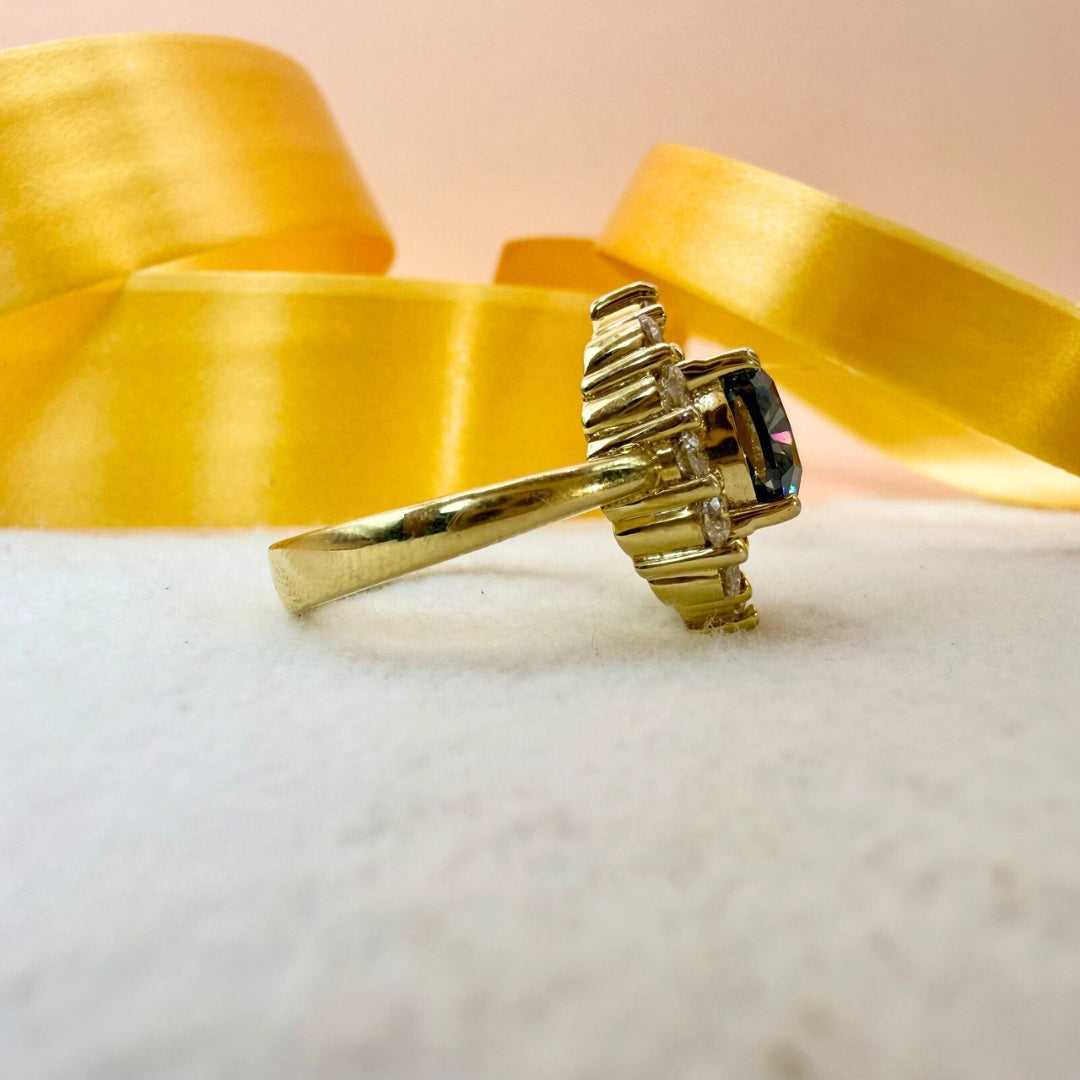 Yellow gold diamond ring
