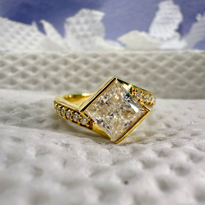 Princess diamond ring