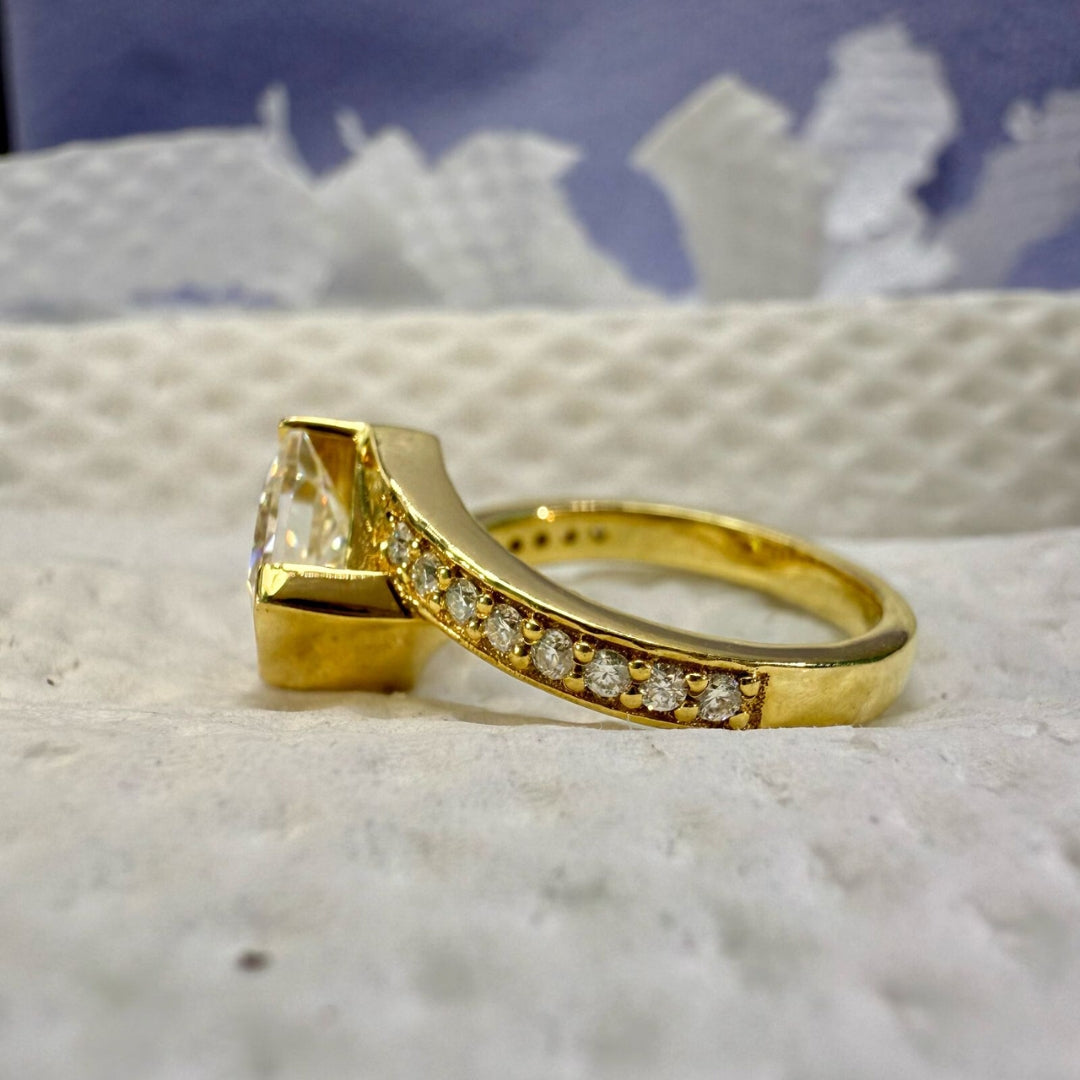 Princess yellow gold ring