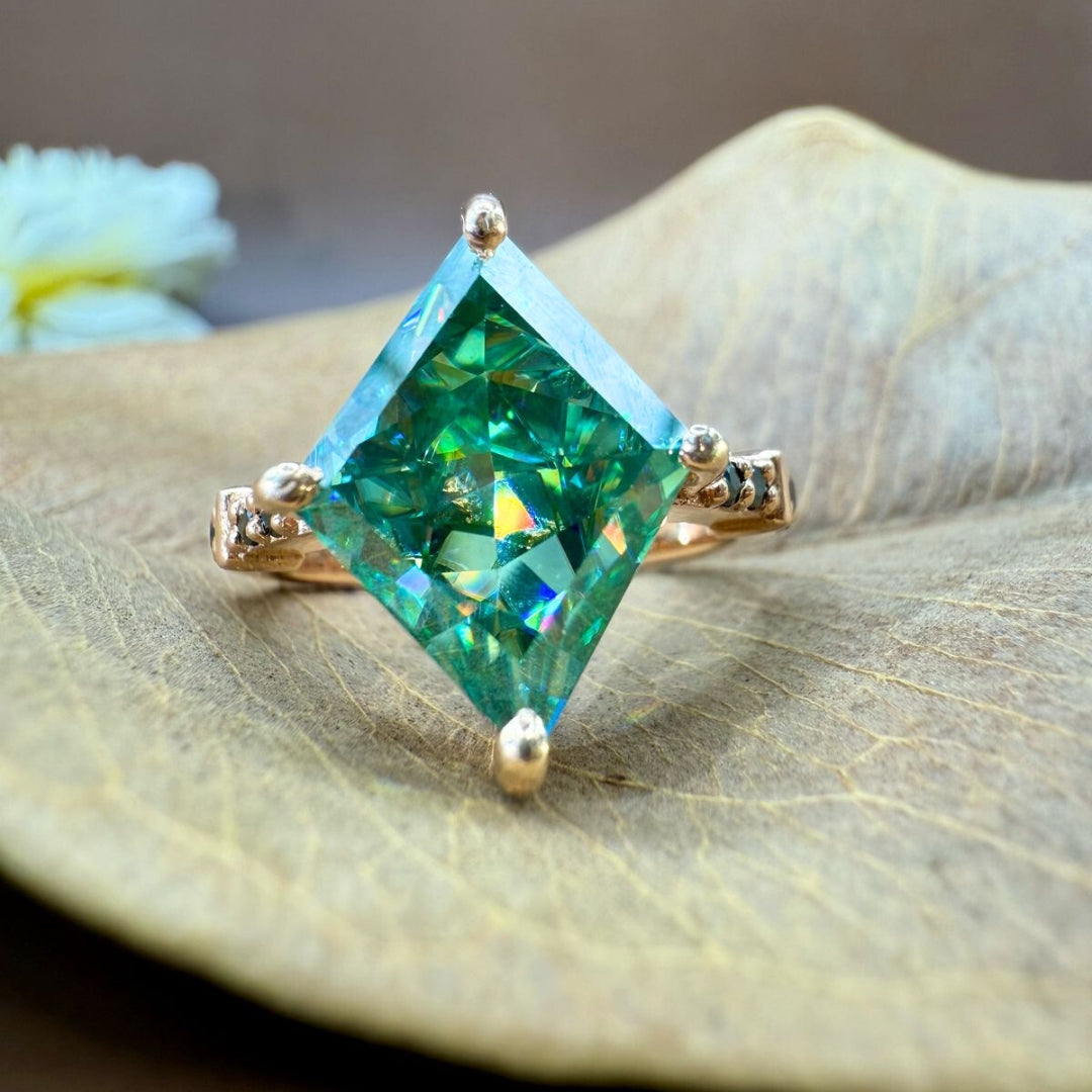 Kite cut diamond ring