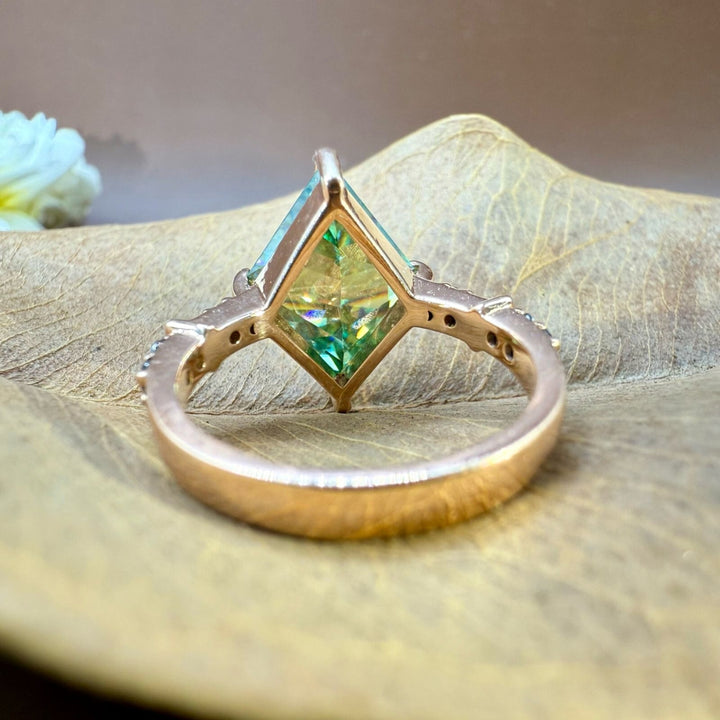 Kite cut rose gold ring