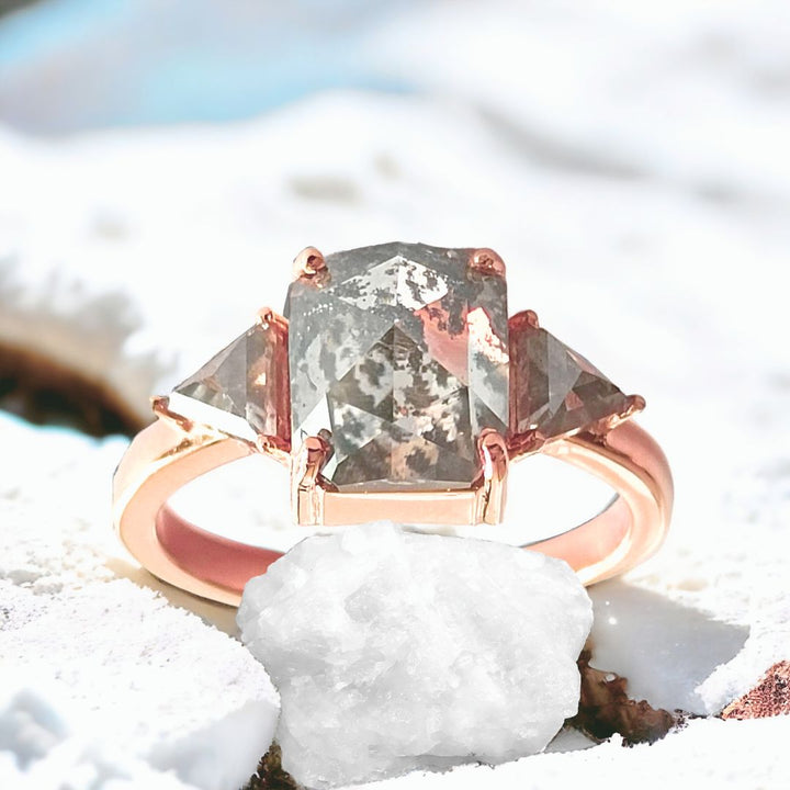 Cushion diamond ring