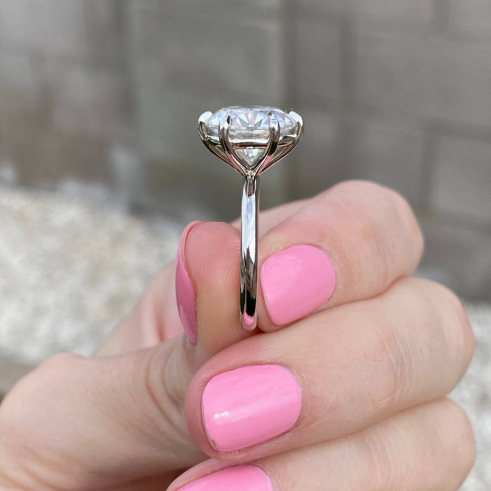 Round diamond ring