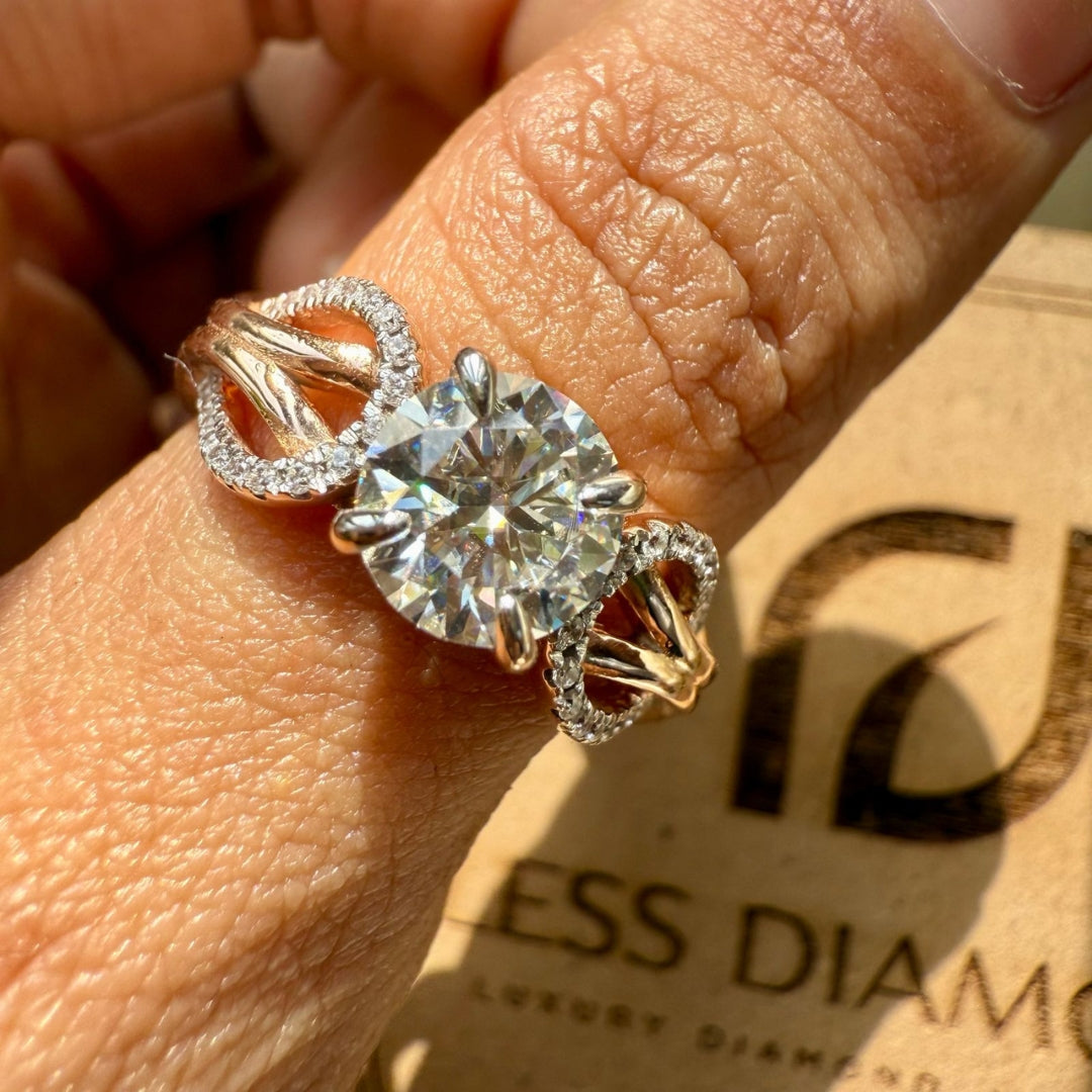 Round  rose gold ring
